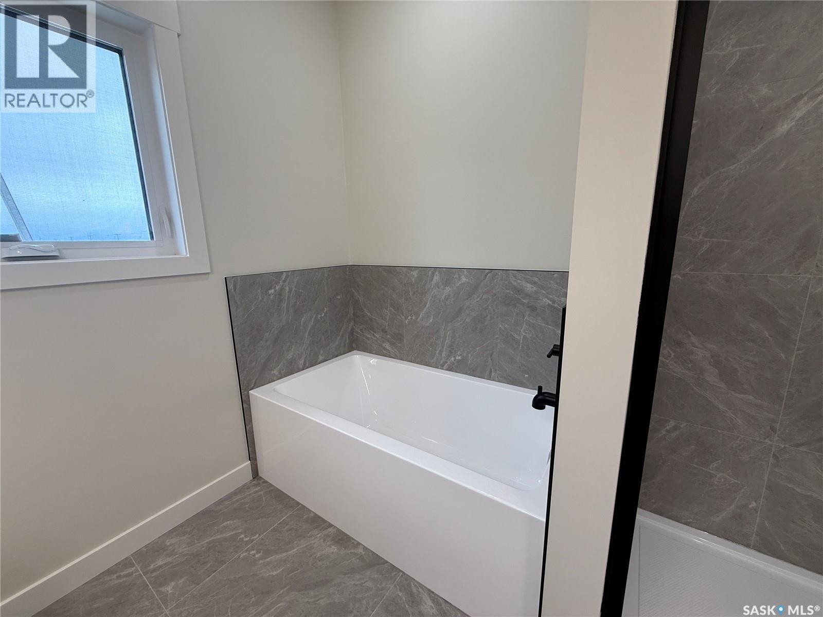 810 Ballesteros Crescent, Warman, Saskatchewan  S0K 4S4 - Photo 18 - SK026884