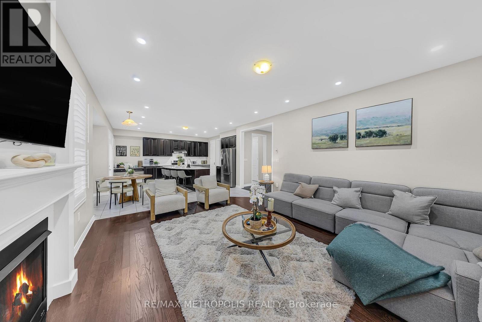 94 Newhouse Boulevard, Caledon, Ontario  L7C 4E4 - Photo 14 - W12700150