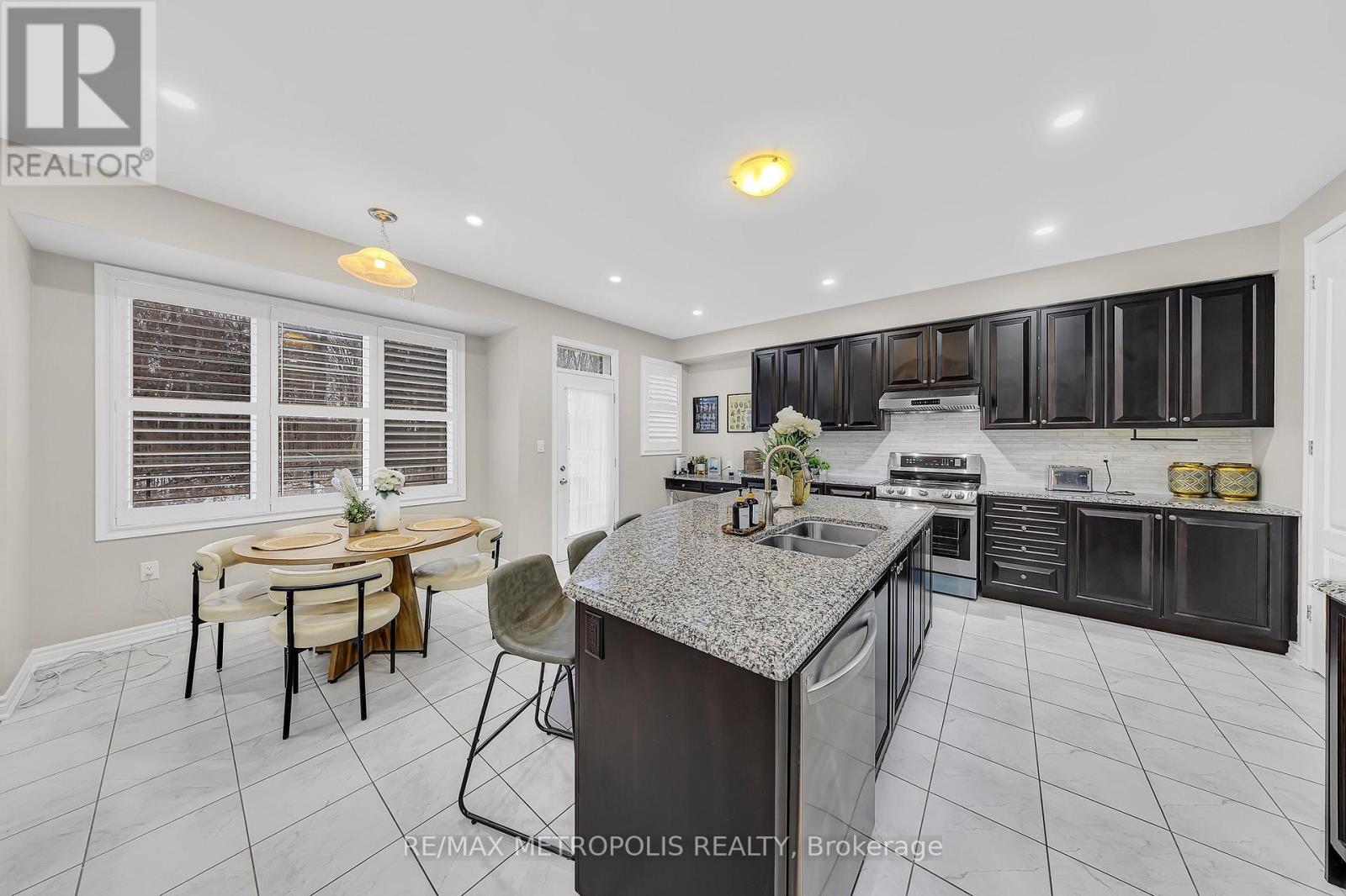 94 Newhouse Boulevard, Caledon, Ontario  L7C 4E4 - Photo 17 - W12700150