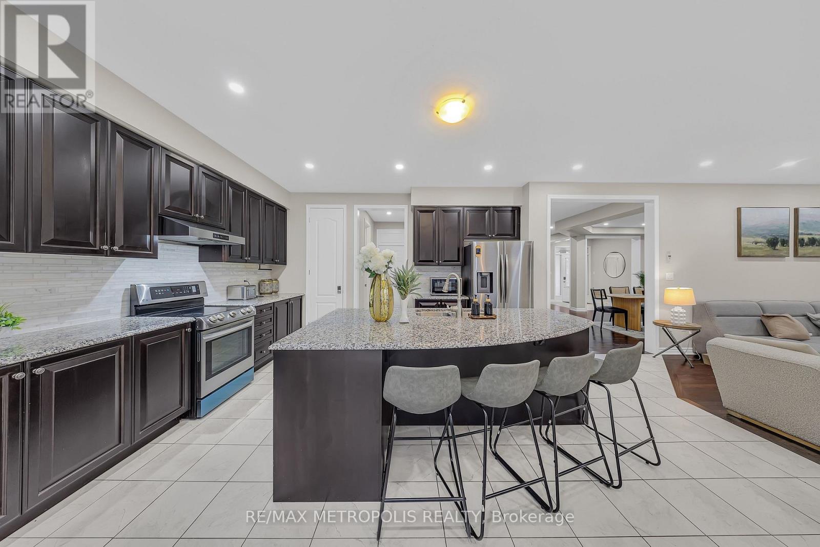 94 Newhouse Boulevard, Caledon, Ontario  L7C 4E4 - Photo 20 - W12700150