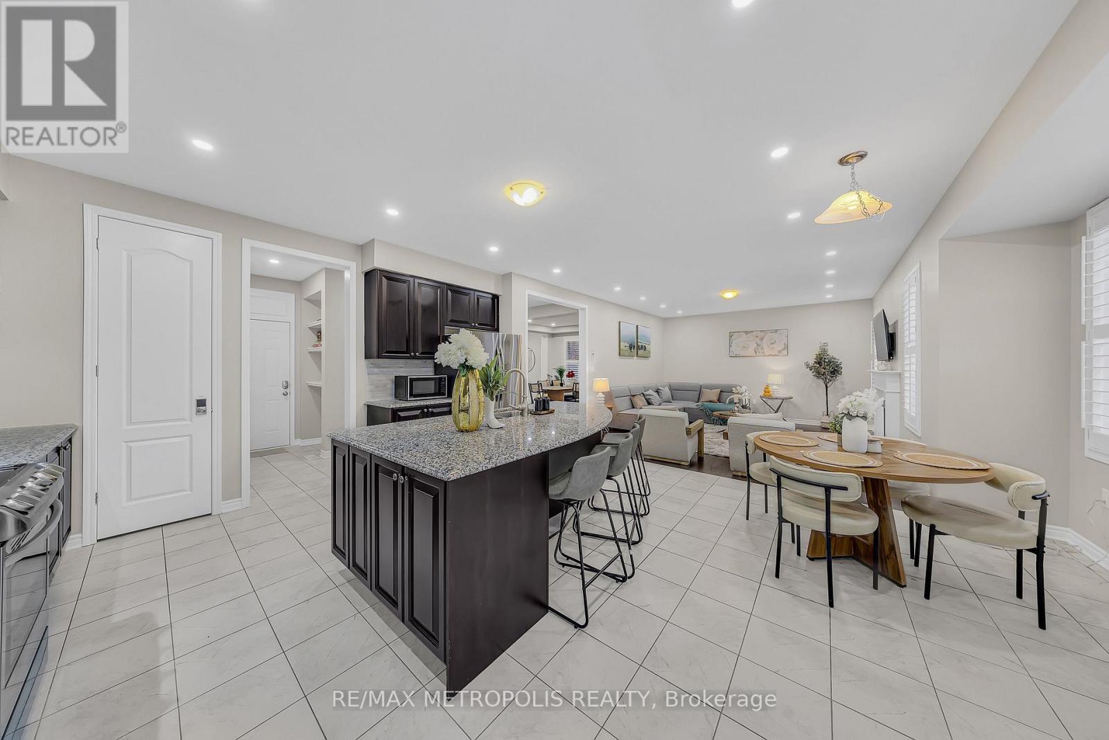 94 Newhouse Boulevard, Caledon, Ontario  L7C 4E4 - Photo 21 - W12700150