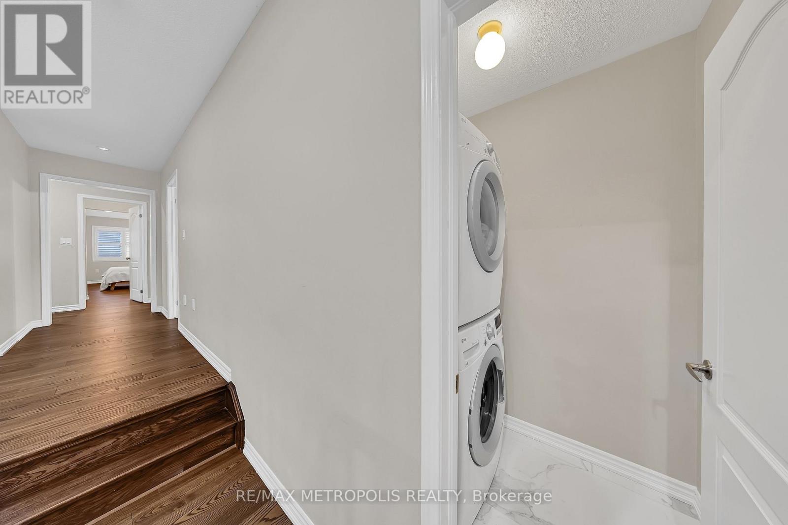 94 Newhouse Boulevard, Caledon, Ontario  L7C 4E4 - Photo 34 - W12700150