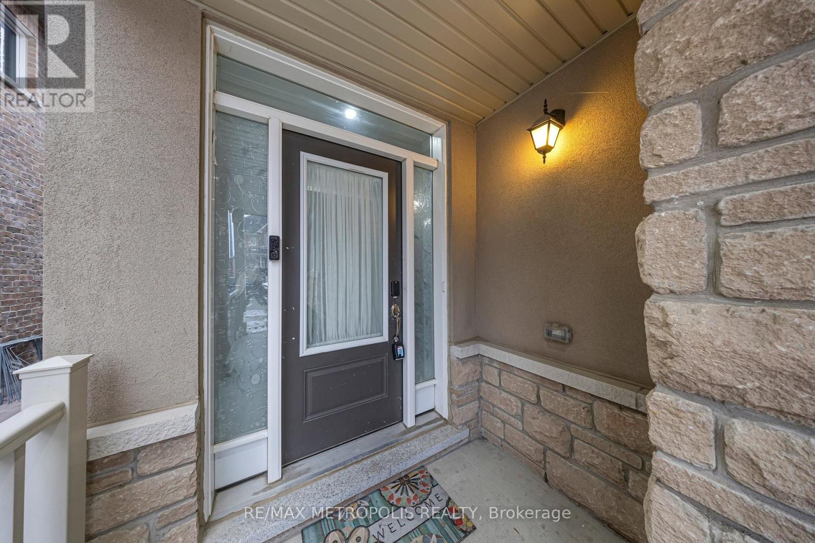 94 Newhouse Boulevard, Caledon, Ontario  L7C 4E4 - Photo 4 - W12700150