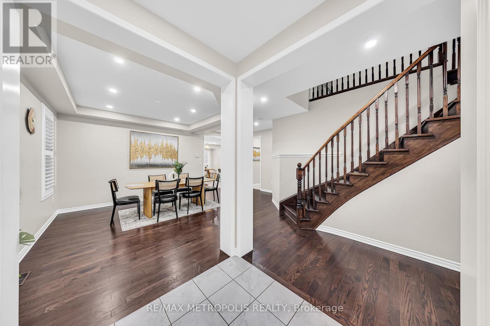 94 Newhouse Boulevard, Caledon, Ontario  L7C 4E4 - Photo 6 - W12700150