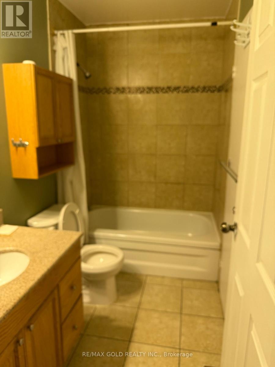 30 - 30 Tara Park Crescent, Brampton, Ontario  L6V 3E3 - Photo 12 - W12700158