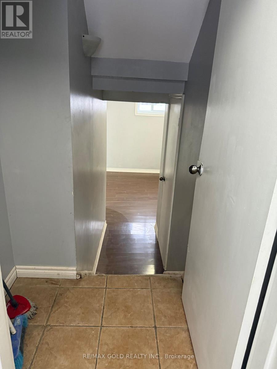 30 - 30 Tara Park Crescent, Brampton, Ontario  L6V 3E3 - Photo 15 - W12700158