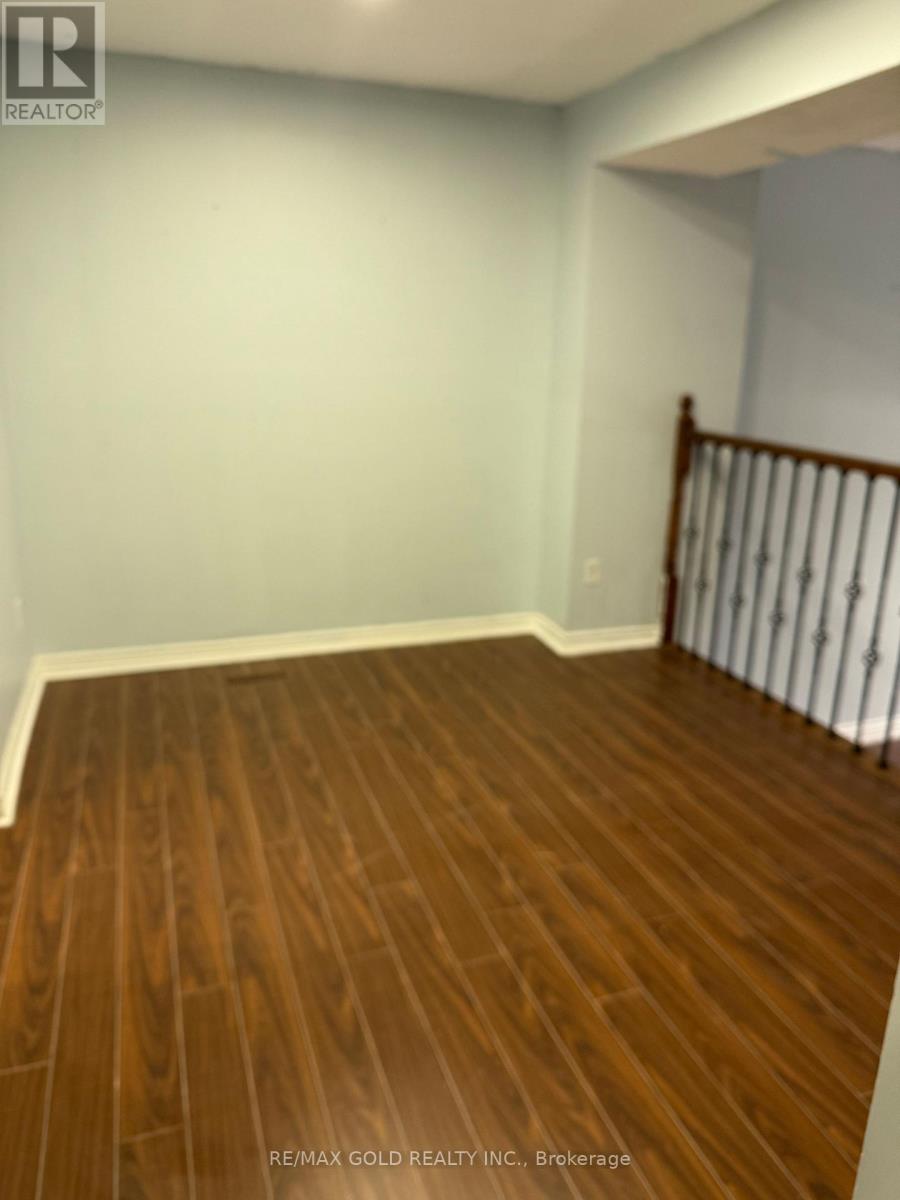 30 - 30 Tara Park Crescent, Brampton, Ontario  L6V 3E3 - Photo 7 - W12700158