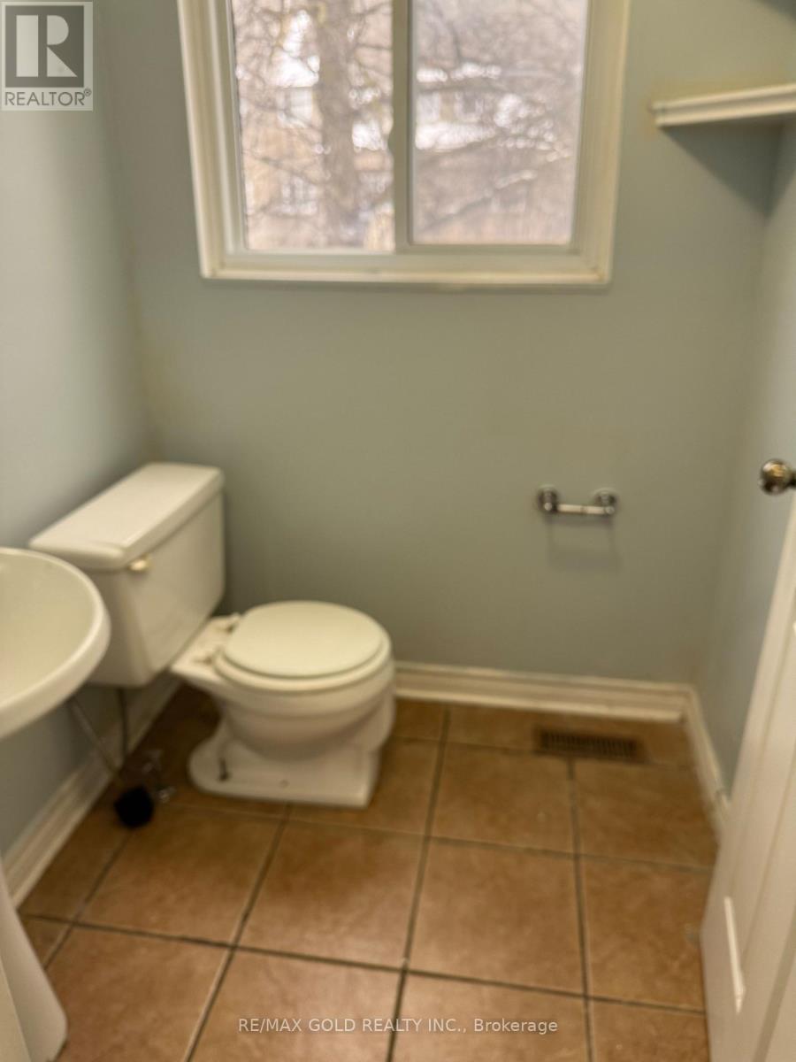 30 - 30 Tara Park Crescent, Brampton, Ontario  L6V 3E3 - Photo 8 - W12700158