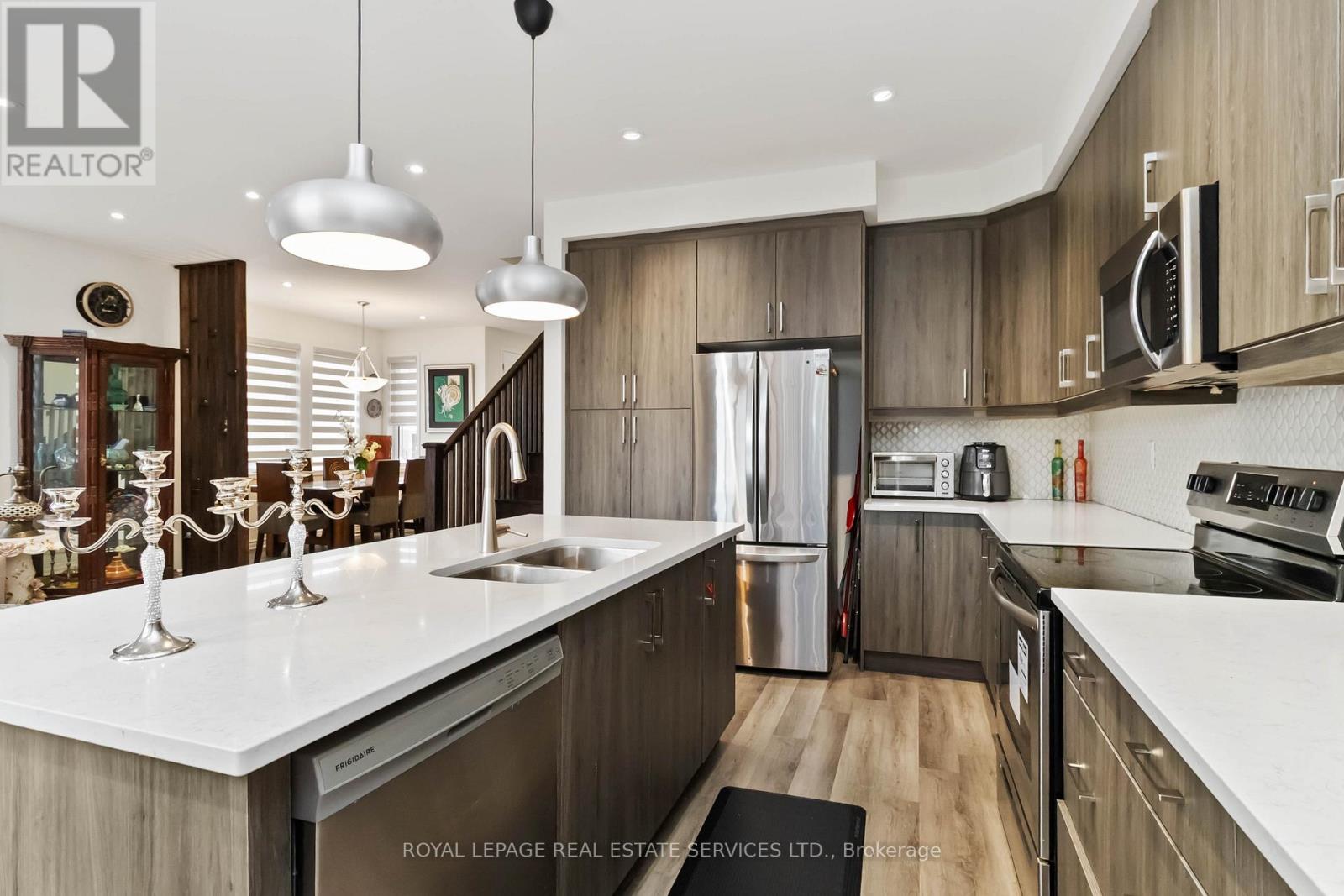 1280 Sycamore Garden, Milton, Ontario  L9E 1R6 - Photo 14 - W12700176