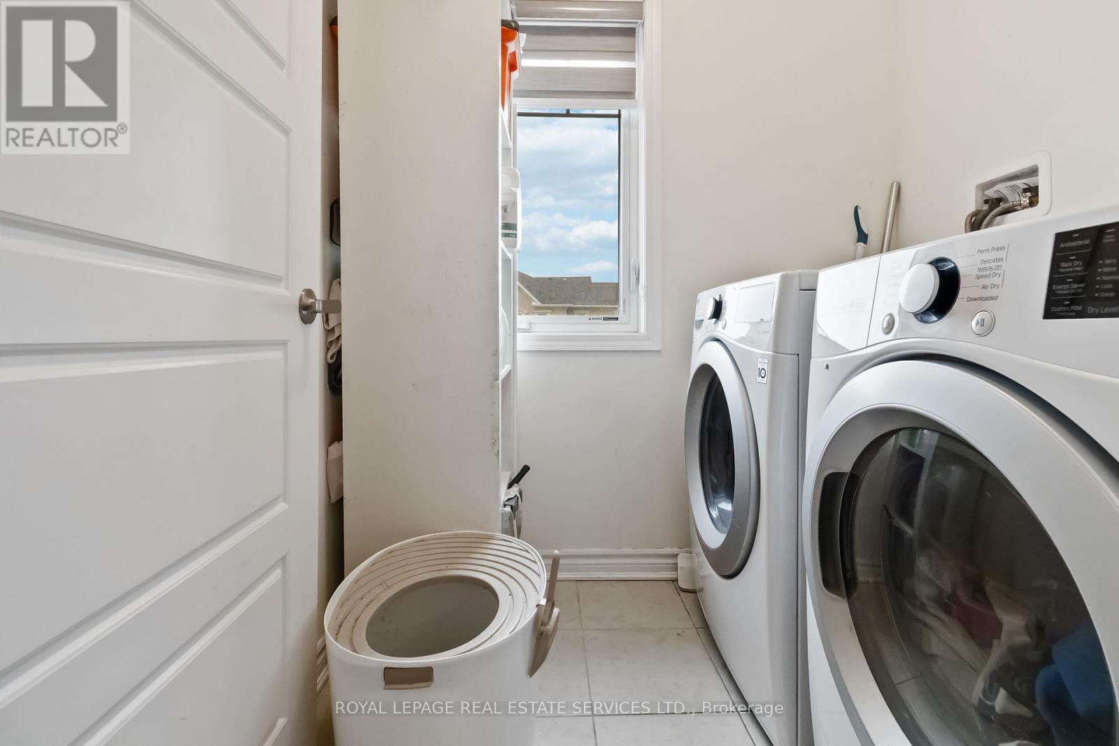 1280 Sycamore Garden, Milton, Ontario  L9E 1R6 - Photo 31 - W12700176