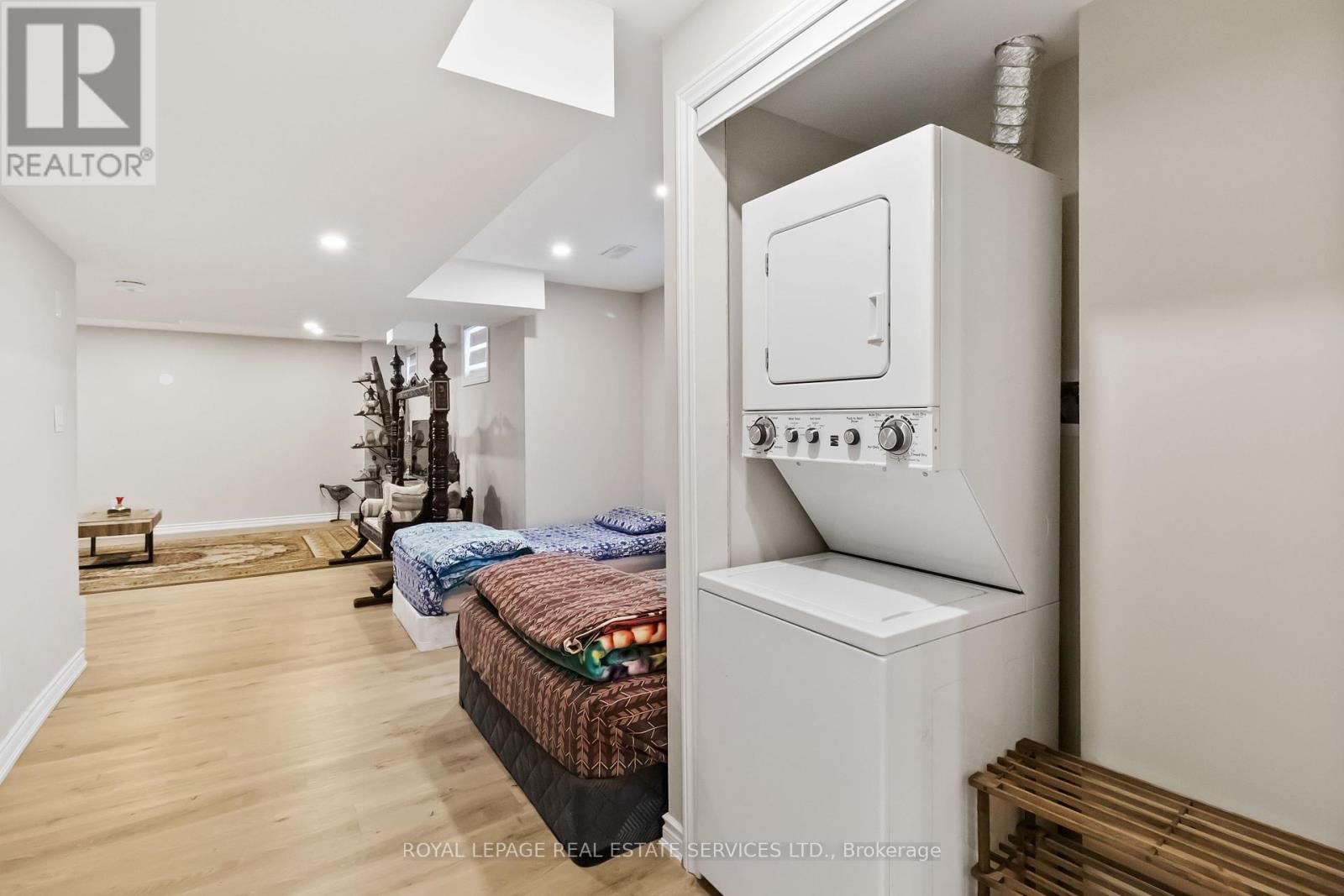 1280 Sycamore Garden, Milton, Ontario  L9E 1R6 - Photo 35 - W12700176