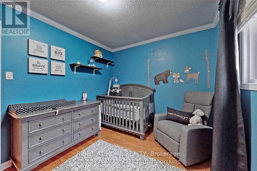 1658 Corkstone Glade N, Mississauga, Ontario  L4W 2G1 - Photo 15 - W12700244