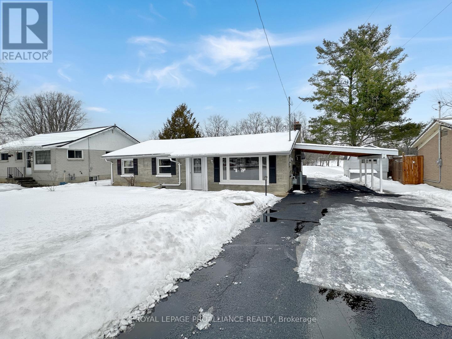 40 Ashley Street, Belleville, Ontario  K0K 2B0 - Photo 2 - X12567828