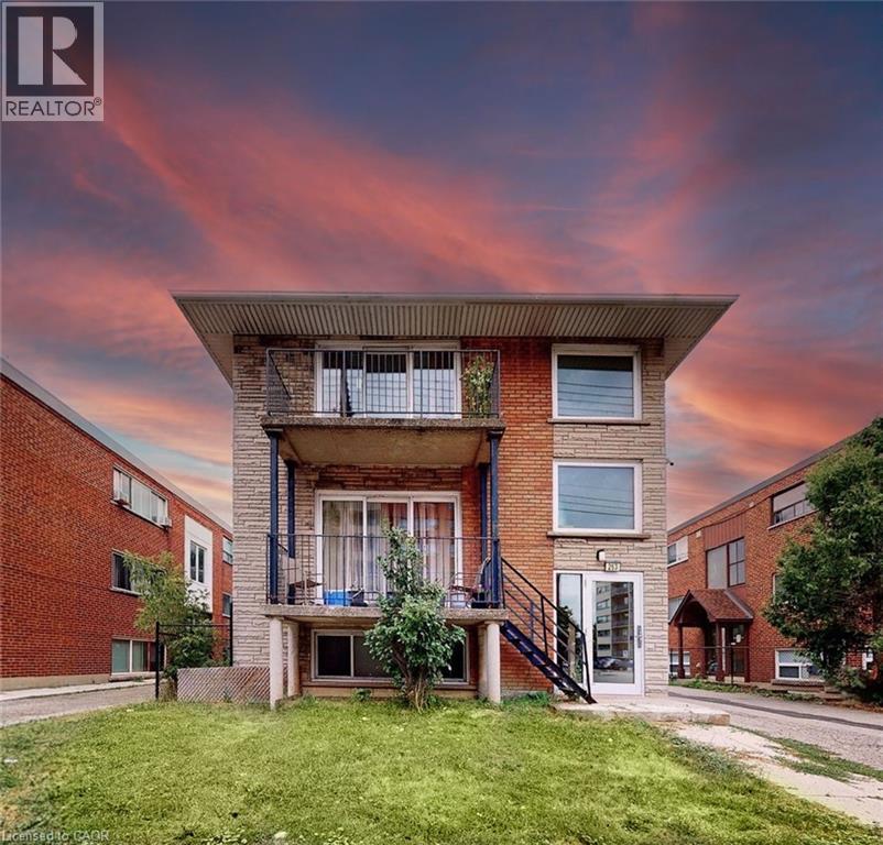 253 MOHAWK Road E, Hamilton, Ontario