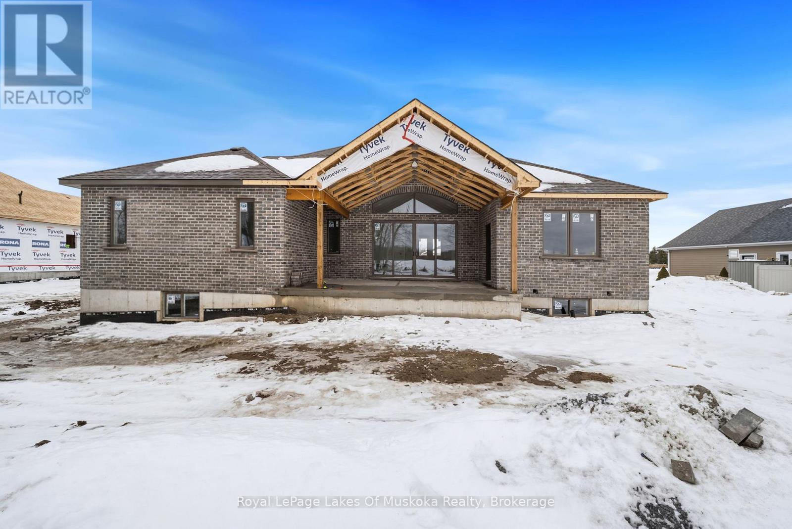 19 Henry Ball Court, Oro-Medonte, Ontario  L0K 2G1 - Photo 2 - S12700408