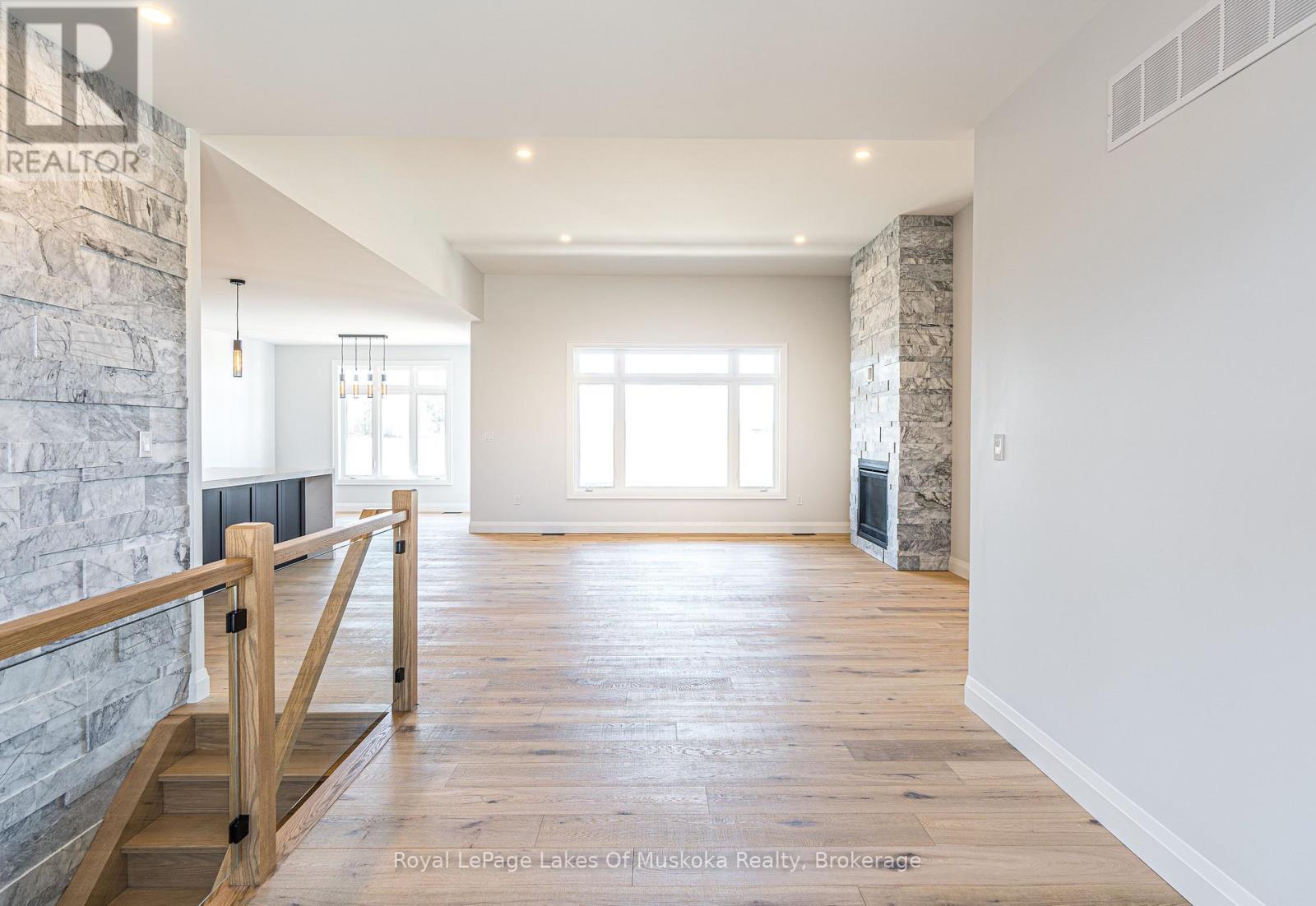 21 Henry Ball Court, Oro-Medonte (Warminister), Ontario  L0K 2G1 - Photo 13 - S12700412