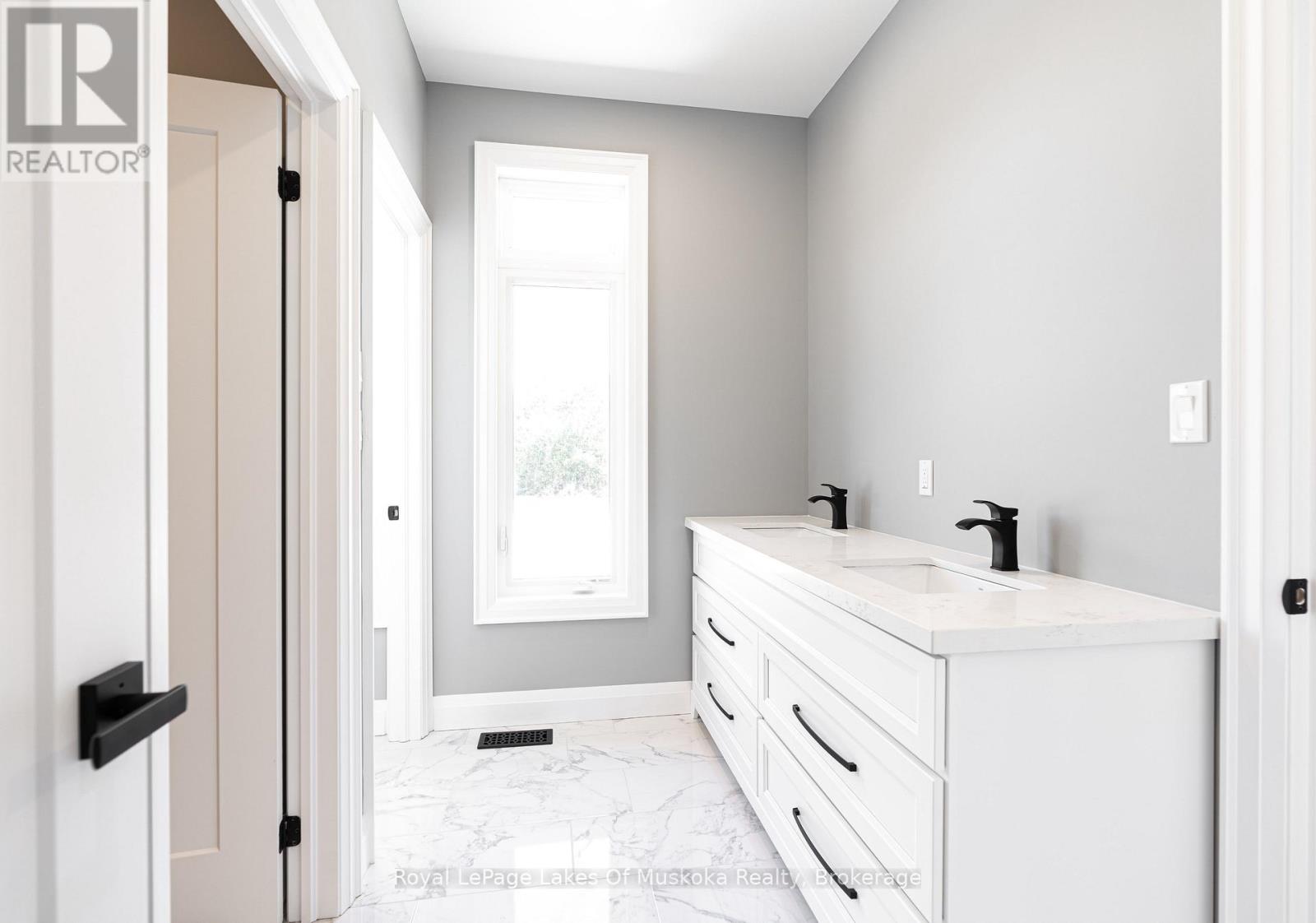 21 Henry Ball Court, Oro-Medonte (Warminister), Ontario  L0K 2G1 - Photo 21 - S12700412