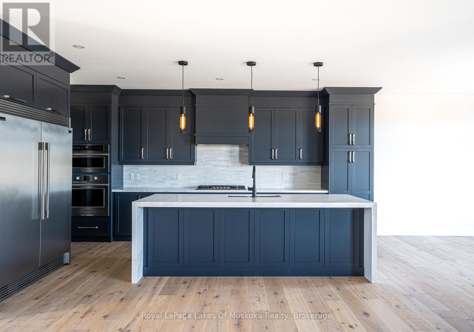 21 Henry Ball Court, Oro-Medonte (Warminister), Ontario  L0K 2G1 - Photo 5 - S12700412