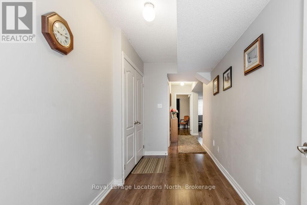 46 Admiral Road, Wasaga Beach, Ontario  L9Z 3C6 - Photo 16 - S12700416