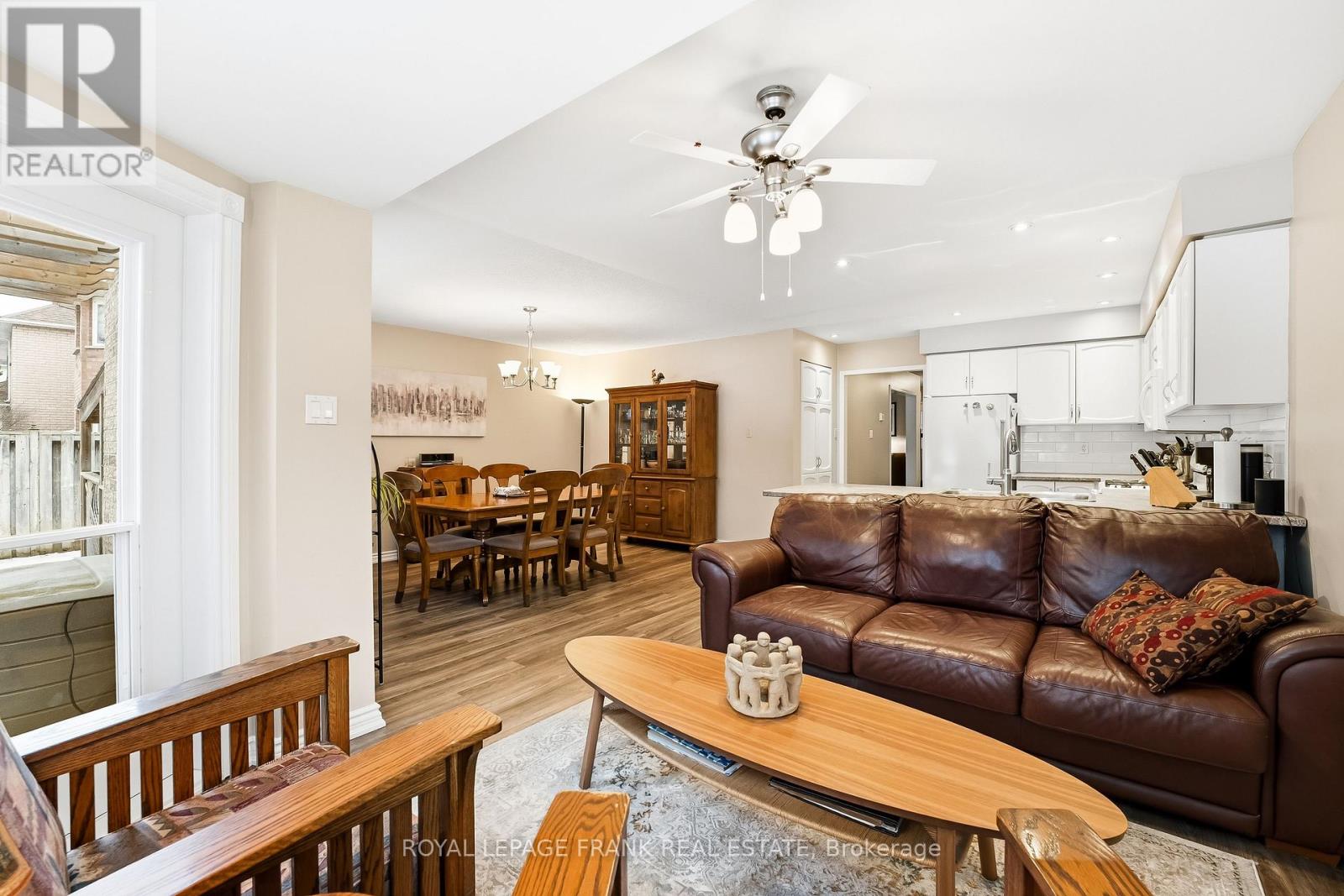 63 Farncomb Crescent, Clarington, Ontario  L1C 4L8 - Photo 11 - E12700392