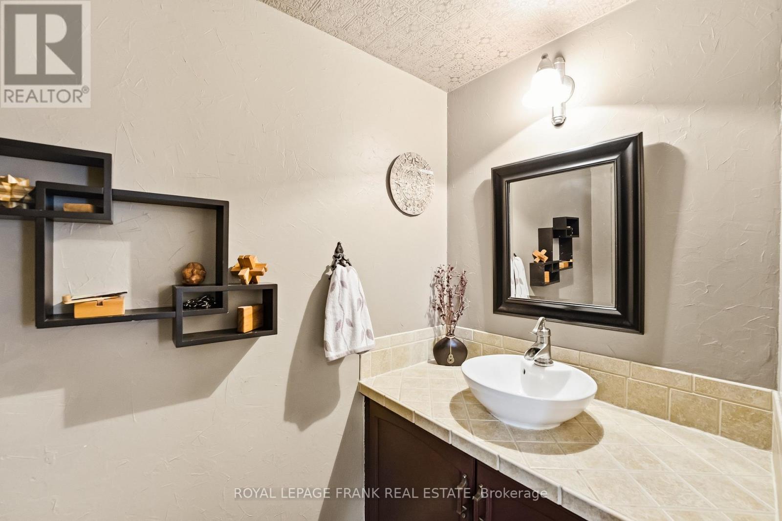 63 Farncomb Crescent, Clarington, Ontario  L1C 4L8 - Photo 13 - E12700392