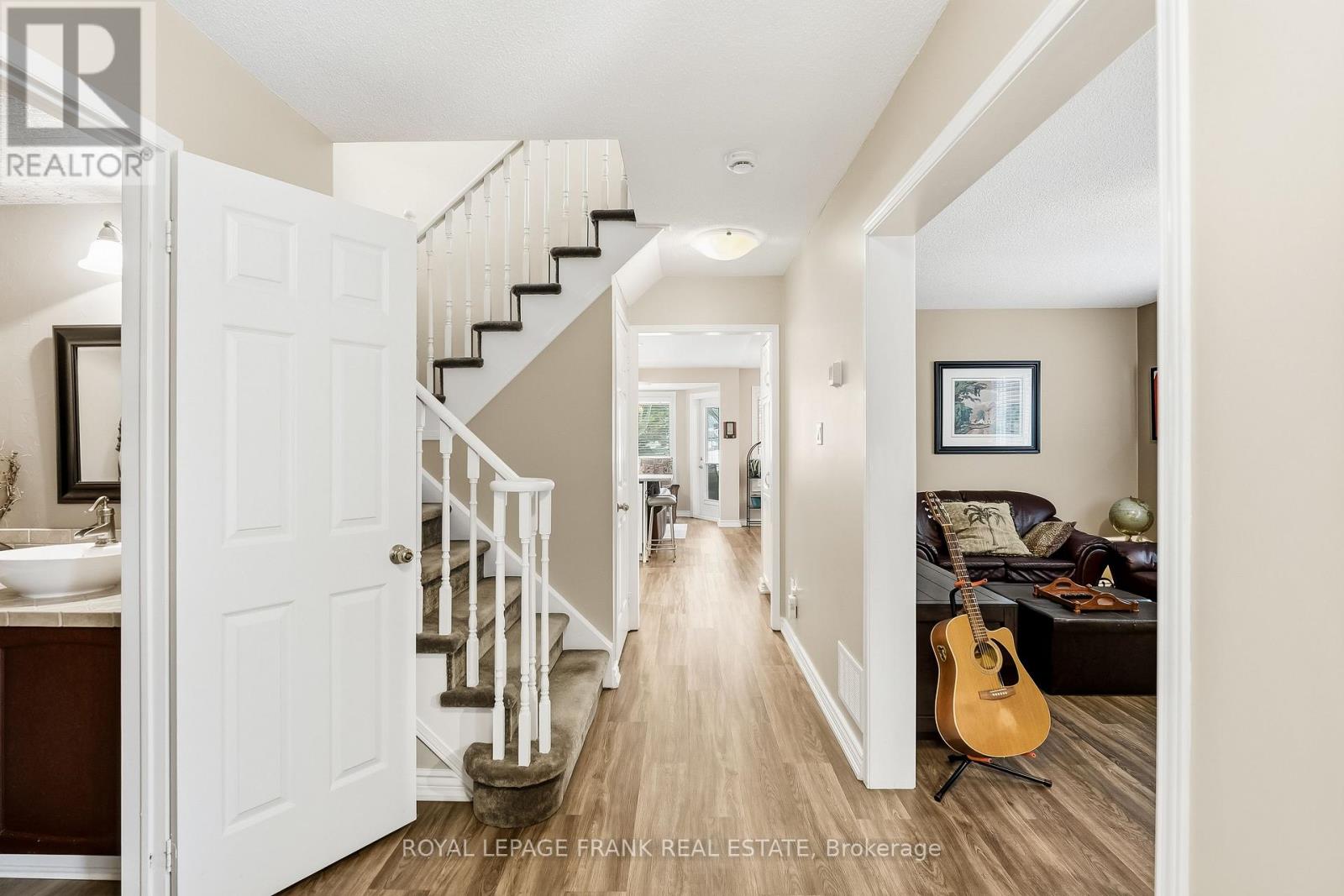 63 Farncomb Crescent, Clarington, Ontario  L1C 4L8 - Photo 6 - E12700392