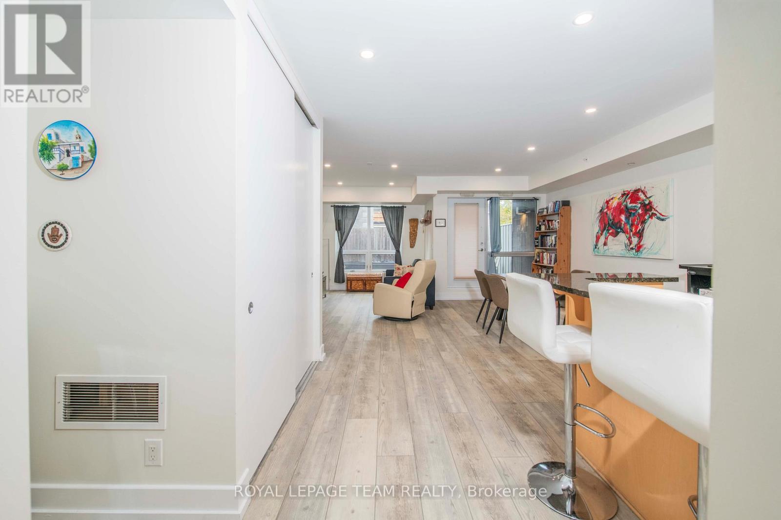 102 - 390 Booth Street, Ottawa, Ontario  K1R 7K6 - Photo 5 - X12700350