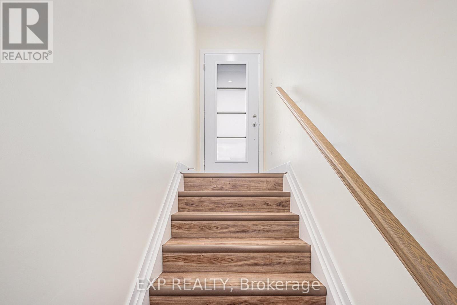 102 - 897 Laurier Street, Clarence-Rockland, Ontario  K4K 1E3 - Photo 3 - X12700370