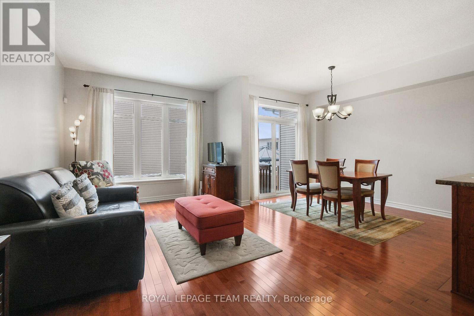 211 Butterfly Walk, Ottawa, Ontario  K1W 0G6 - Photo 13 - X12700424