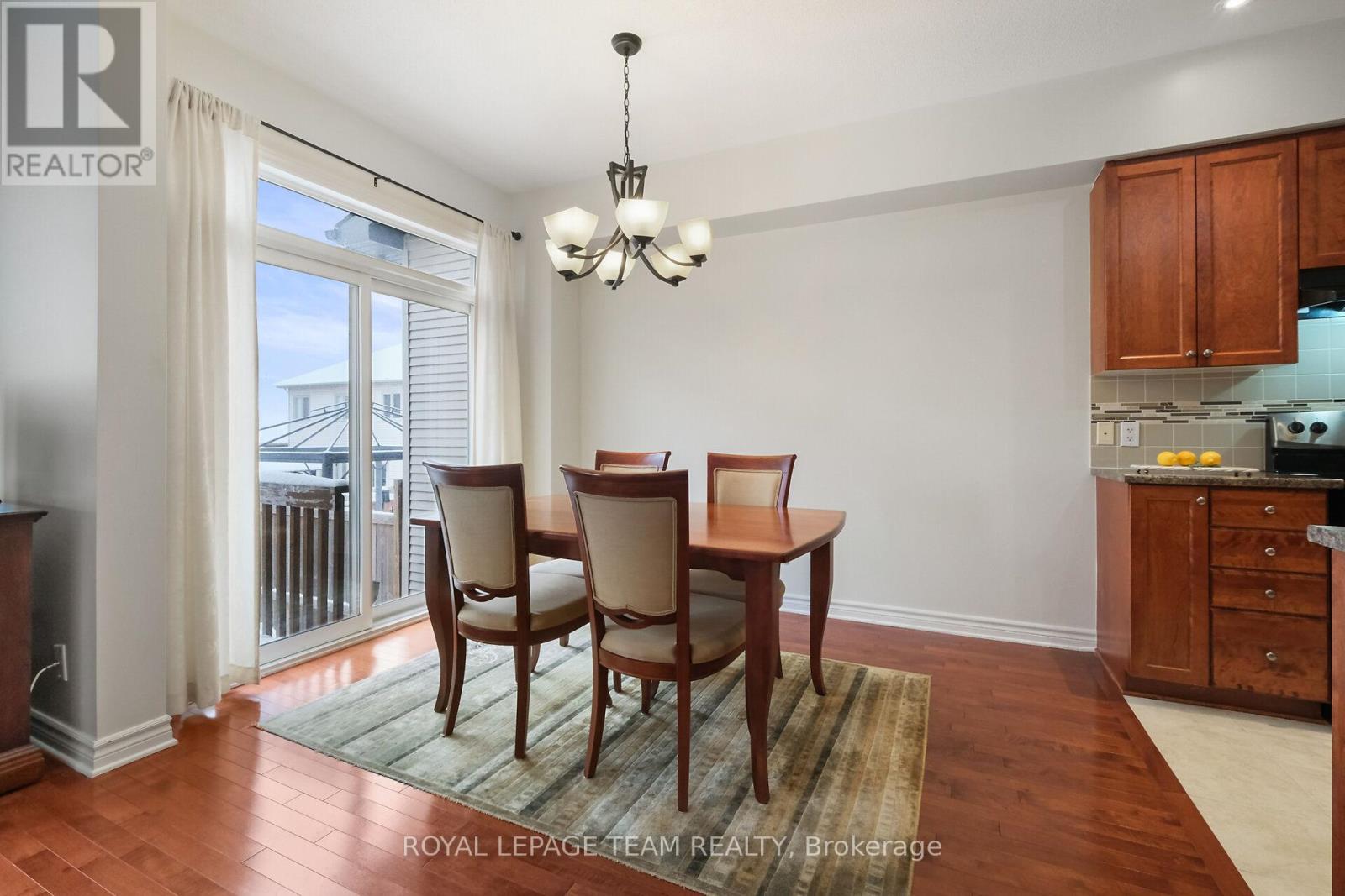 211 Butterfly Walk, Ottawa, Ontario  K1W 0G6 - Photo 14 - X12700424