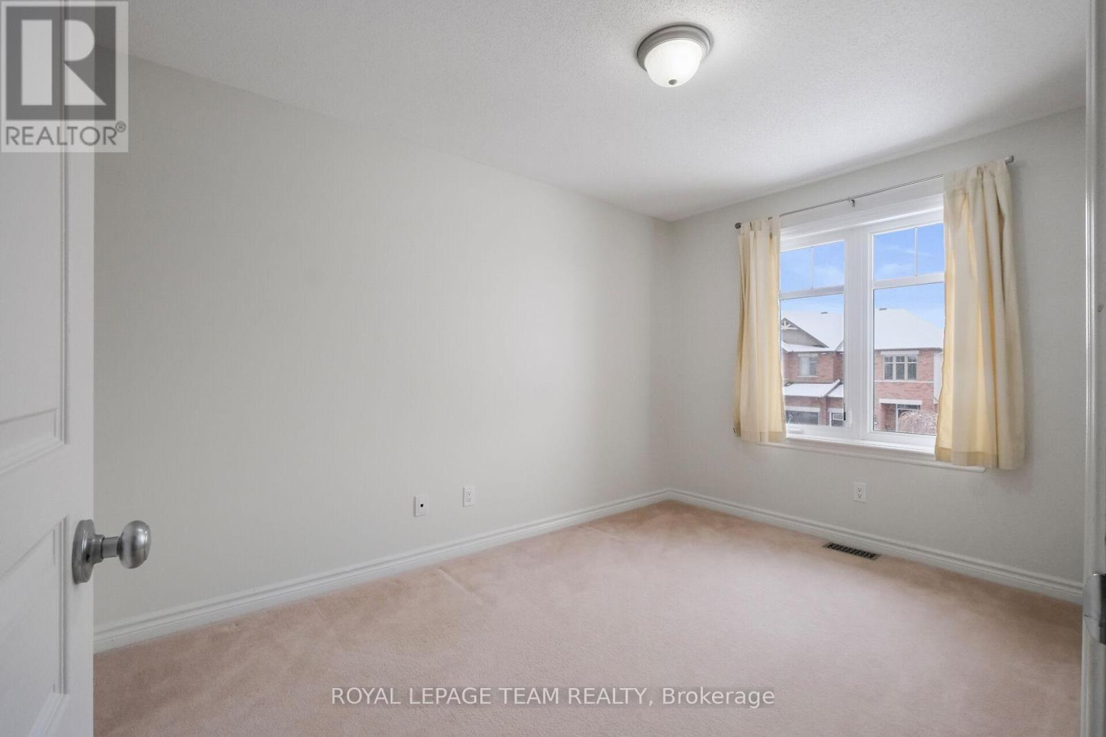 211 Butterfly Walk, Ottawa, Ontario  K1W 0G6 - Photo 31 - X12700424