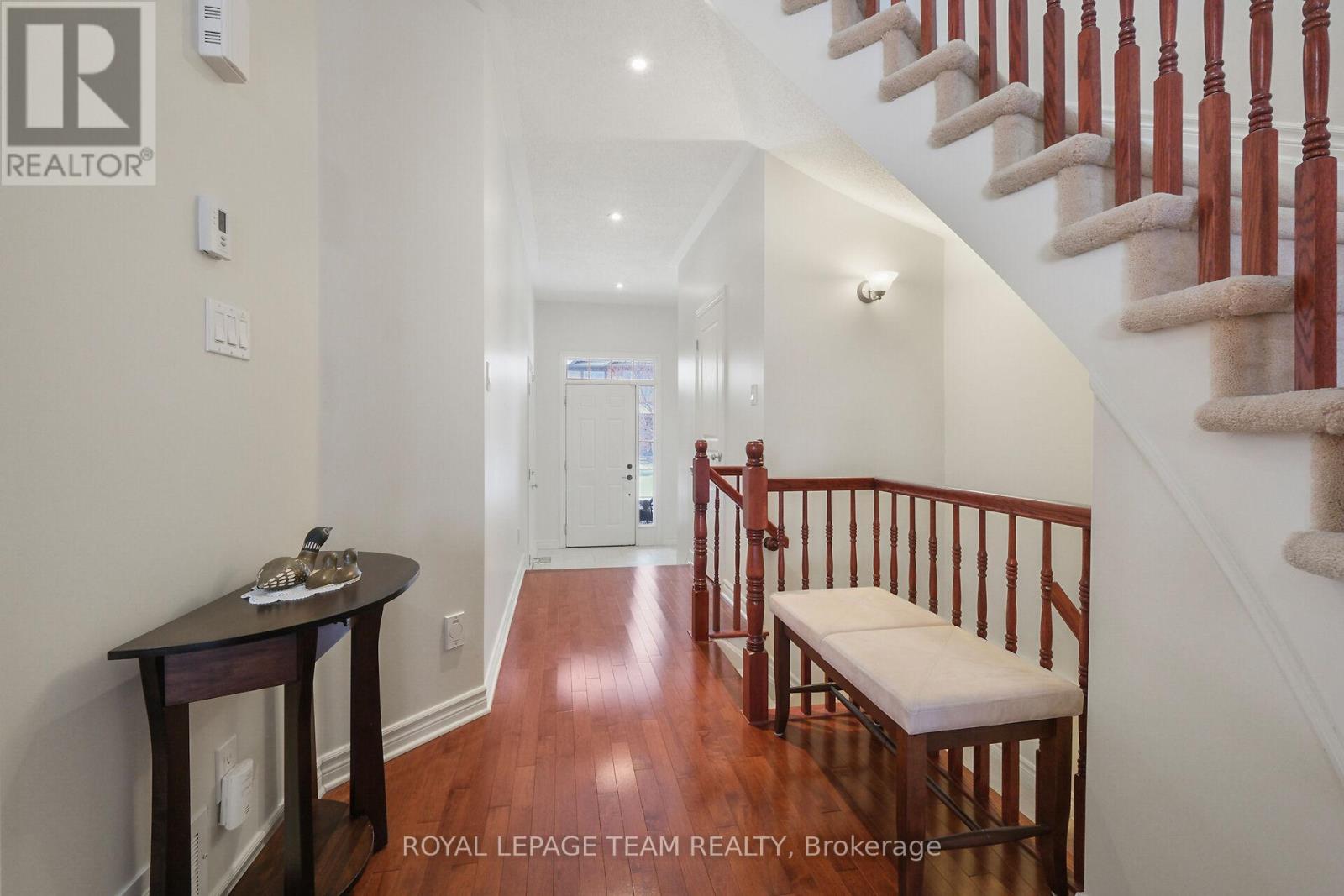 211 Butterfly Walk, Ottawa, Ontario  K1W 0G6 - Photo 7 - X12700424