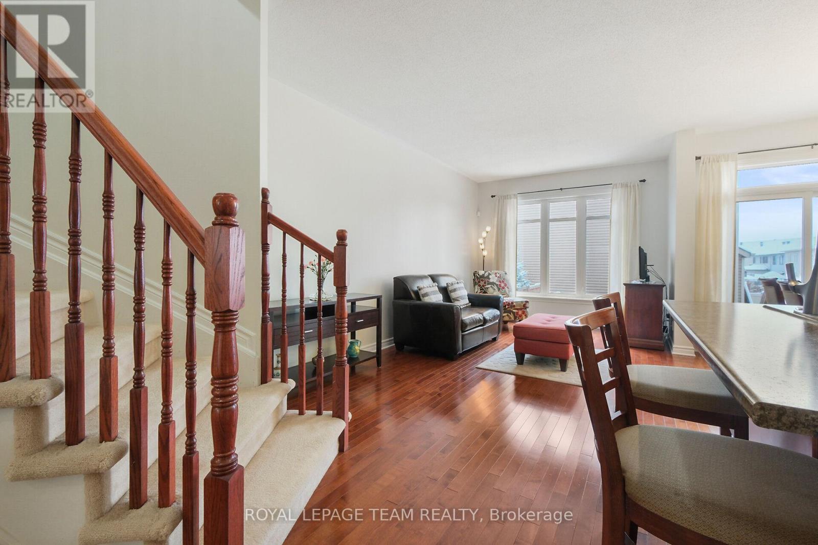 211 Butterfly Walk, Ottawa, Ontario  K1W 0G6 - Photo 8 - X12700424