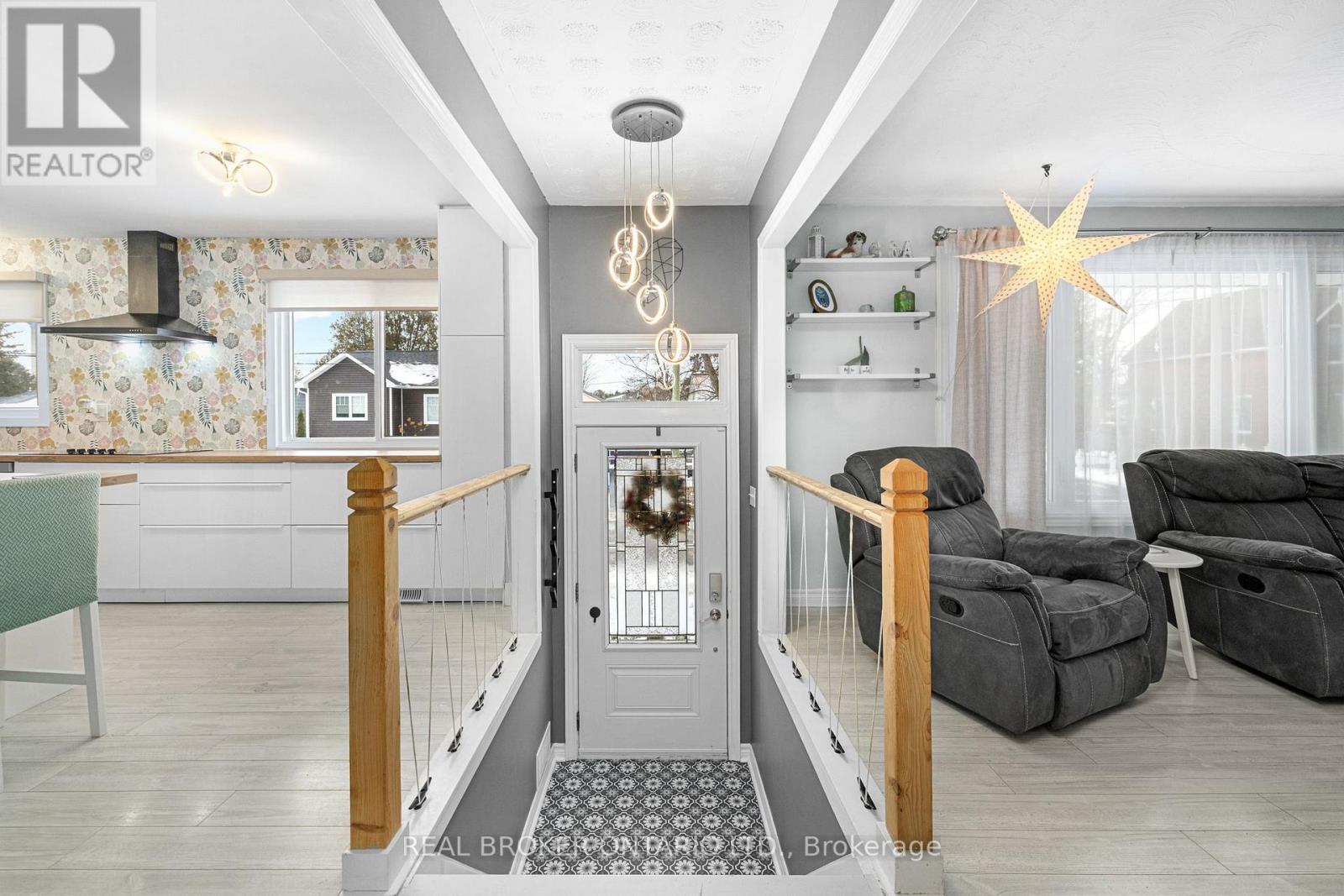 179 Wellington Street, Carleton Place, Ontario  K7C 1B4 - Photo 2 - X12700434