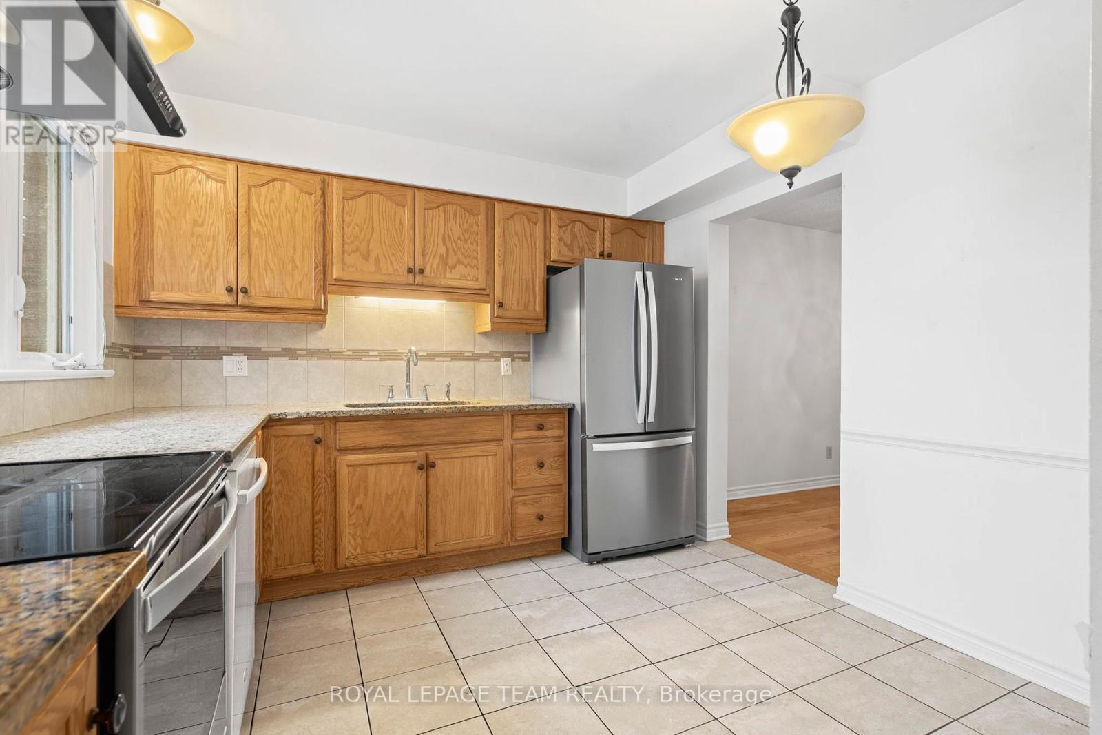 2534 Southvale Crescent, Ottawa, Ontario  K1B 5B4 - Photo 15 - X12700444