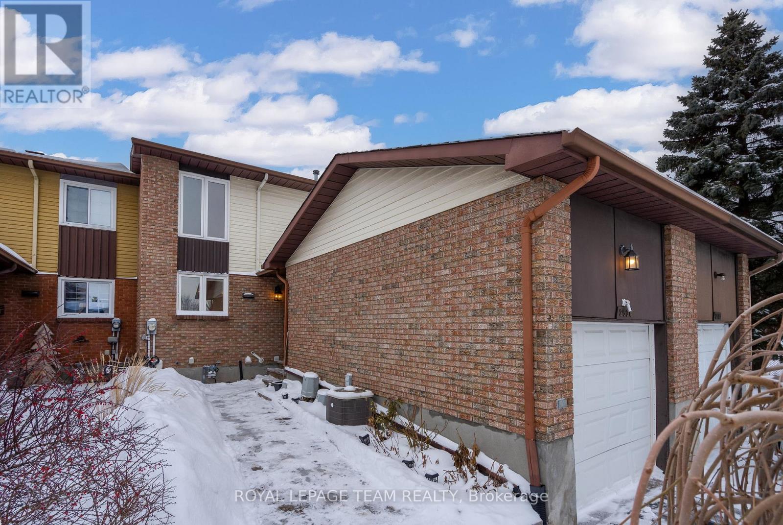 2534 Southvale Crescent, Ottawa, Ontario  K1B 5B4 - Photo 2 - X12700444