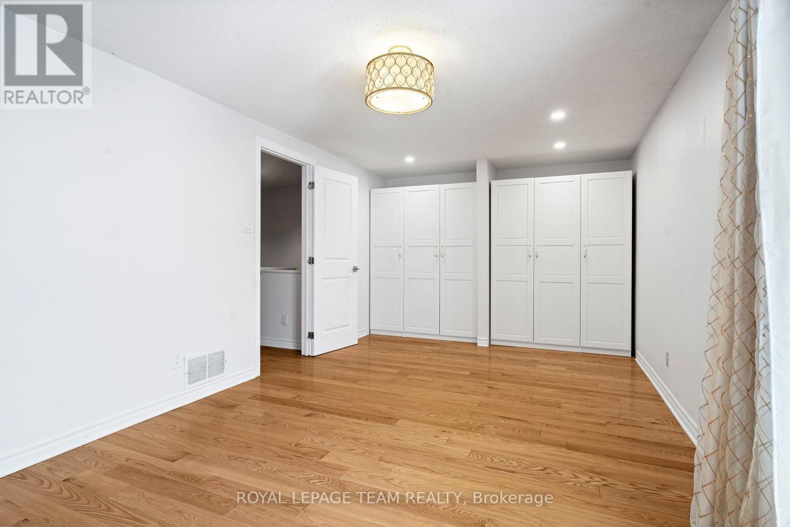 2534 Southvale Crescent, Ottawa, Ontario  K1B 5B4 - Photo 20 - X12700444