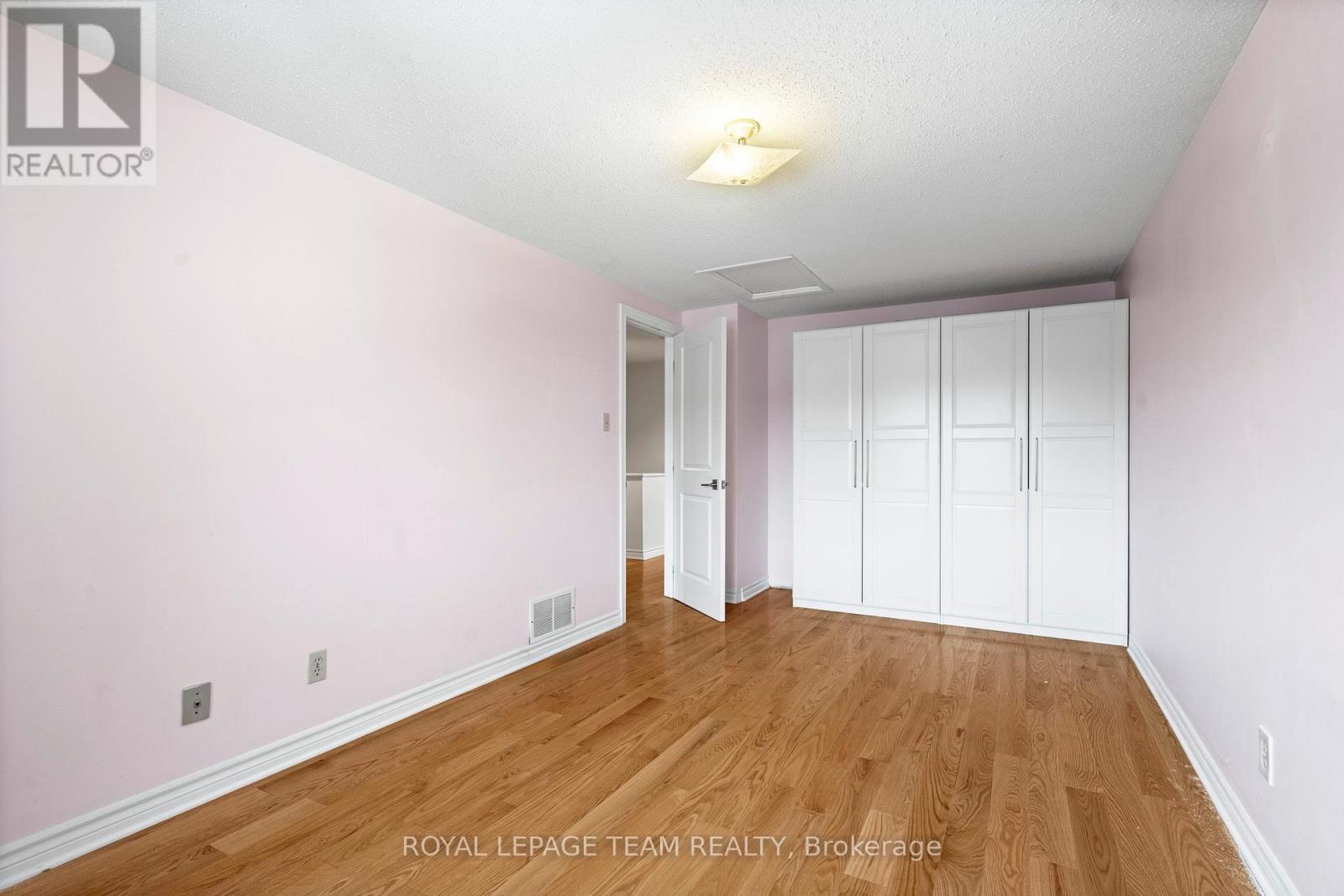2534 Southvale Crescent, Ottawa, Ontario  K1B 5B4 - Photo 24 - X12700444