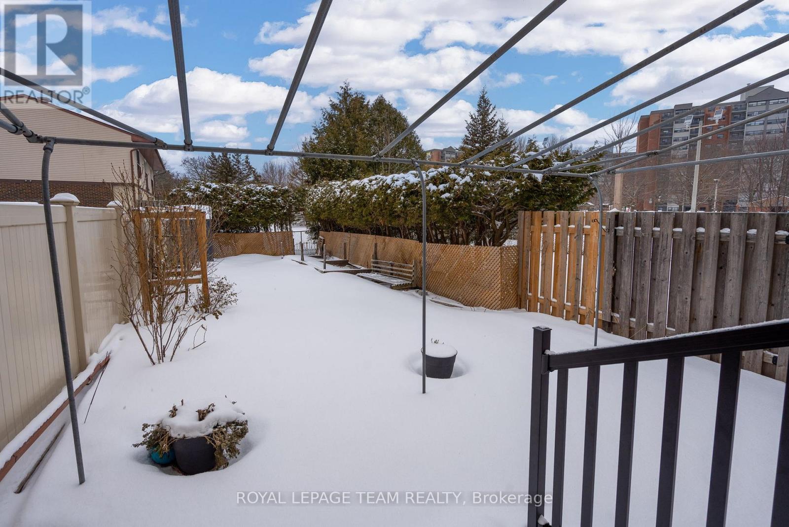 2534 Southvale Crescent, Ottawa, Ontario  K1B 5B4 - Photo 34 - X12700444