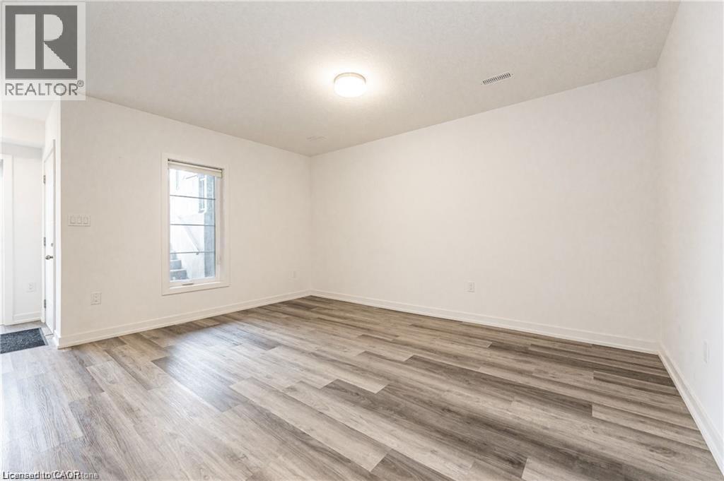 205 West Oak Trail Unit# 49, Kitchener, Ontario  N2R 0R9 - Photo 2 - 40798645