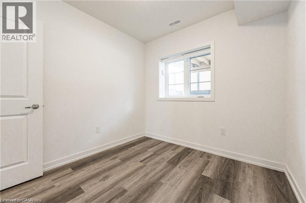 205 West Oak Trail Unit# 49, Kitchener, Ontario  N2R 0R9 - Photo 5 - 40798645