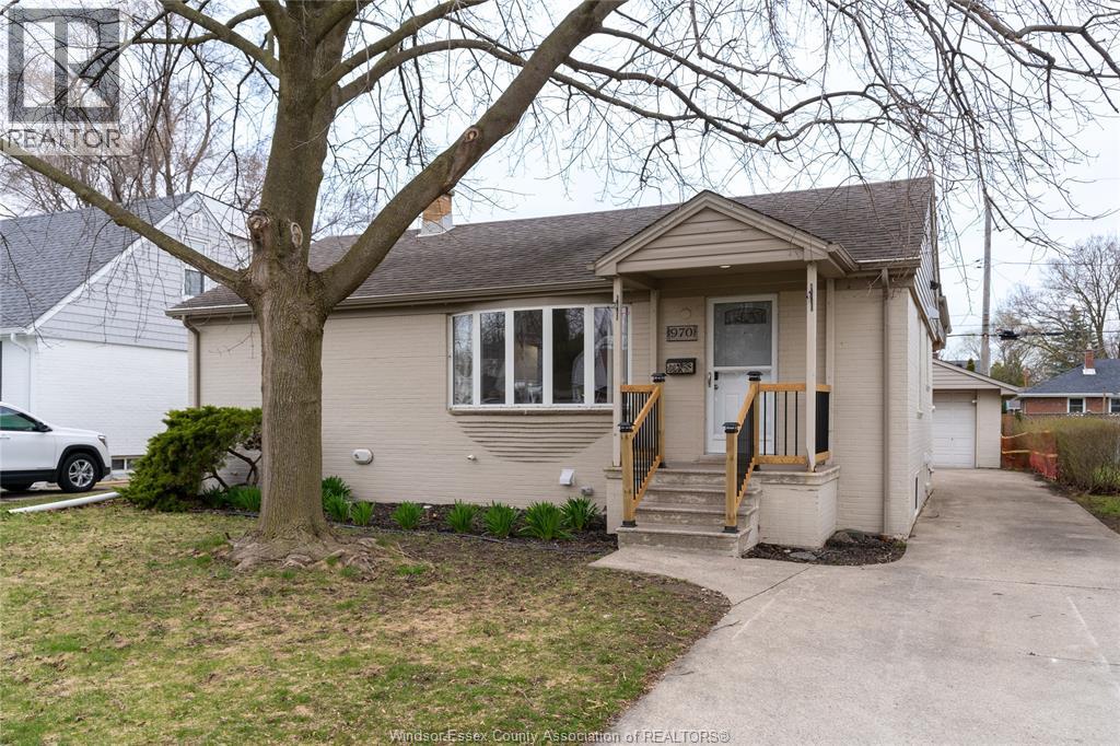 970 ISABELLE, windsor, Ontario