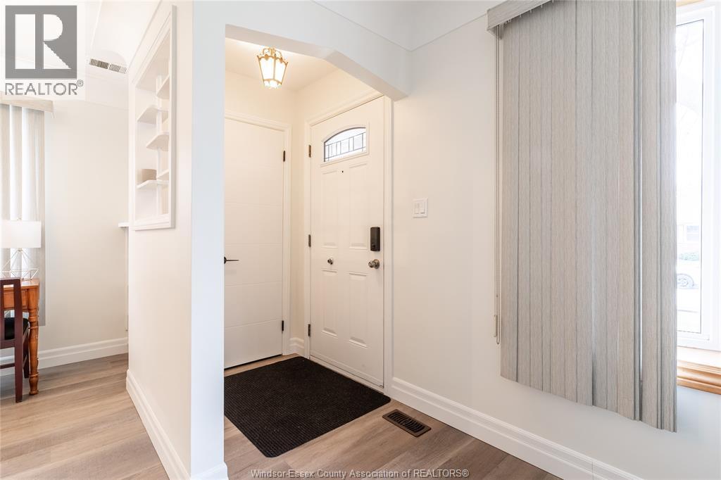 970 Isabelle, Windsor, Ontario  N8X 4E9 - Photo 2 - 26001221