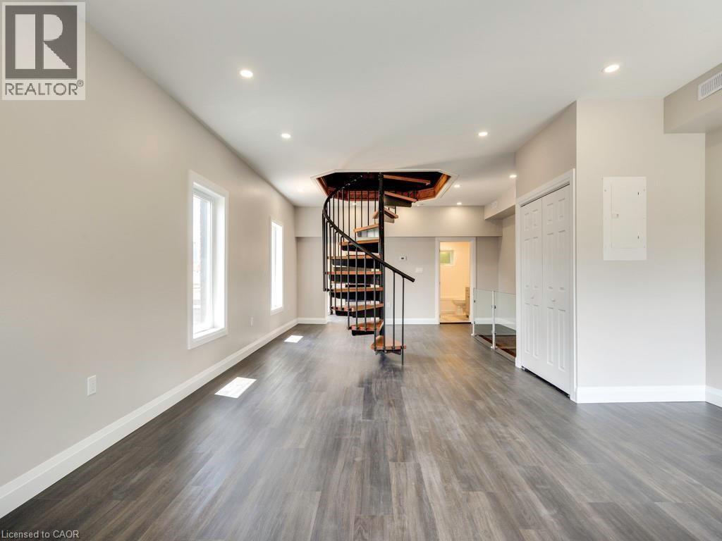 201 N Victoria Avenue N Unit# 2, Hamilton, Ontario  L8L 5E9 - Photo 3 - 40796126