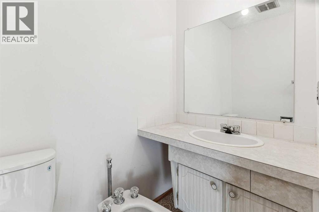 272 Thames Close Nw, Calgary, Alberta  T2K 5N4 - Photo 23 - A2277610