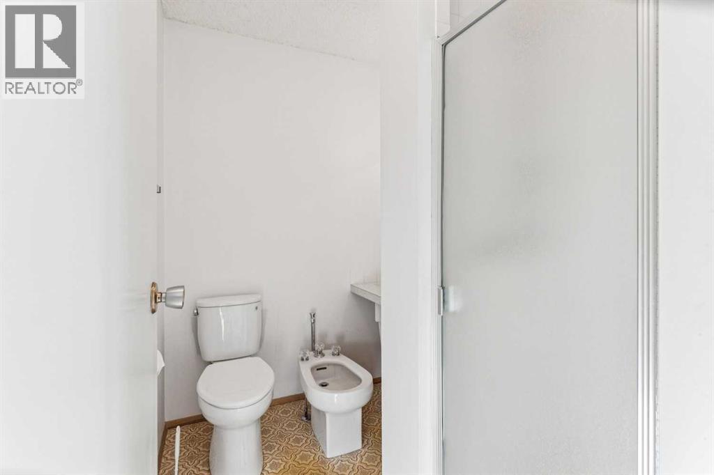 272 Thames Close Nw, Calgary, Alberta  T2K 5N4 - Photo 22 - A2277610