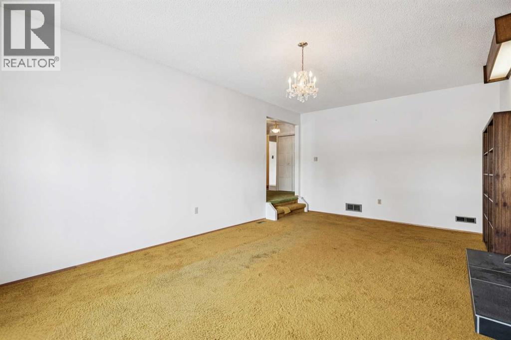 272 Thames Close Nw, Calgary, Alberta  T2K 5N4 - Photo 8 - A2277610