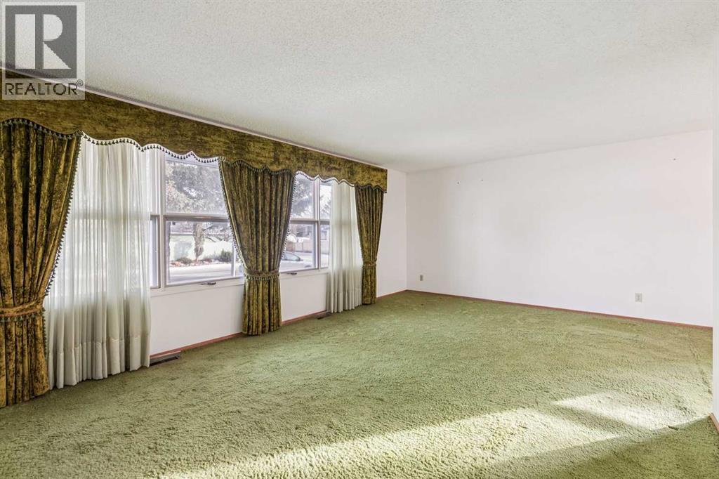 272 Thames Close Nw, Calgary, Alberta  T2K 5N4 - Photo 9 - A2277610