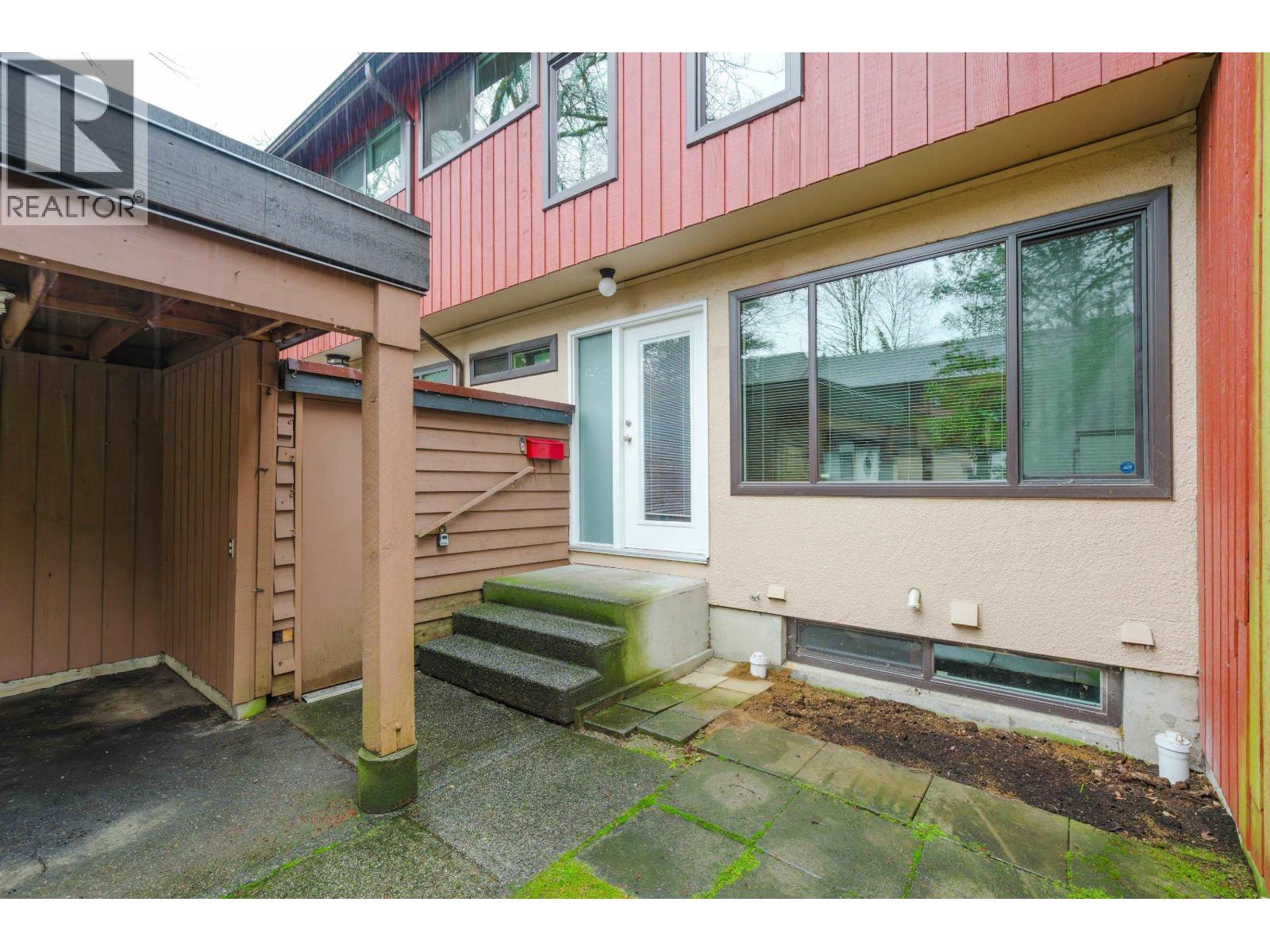 4686 Fernglen Place, Burnaby, British Columbia  V5G 3W1 - Photo 4 - R3079181