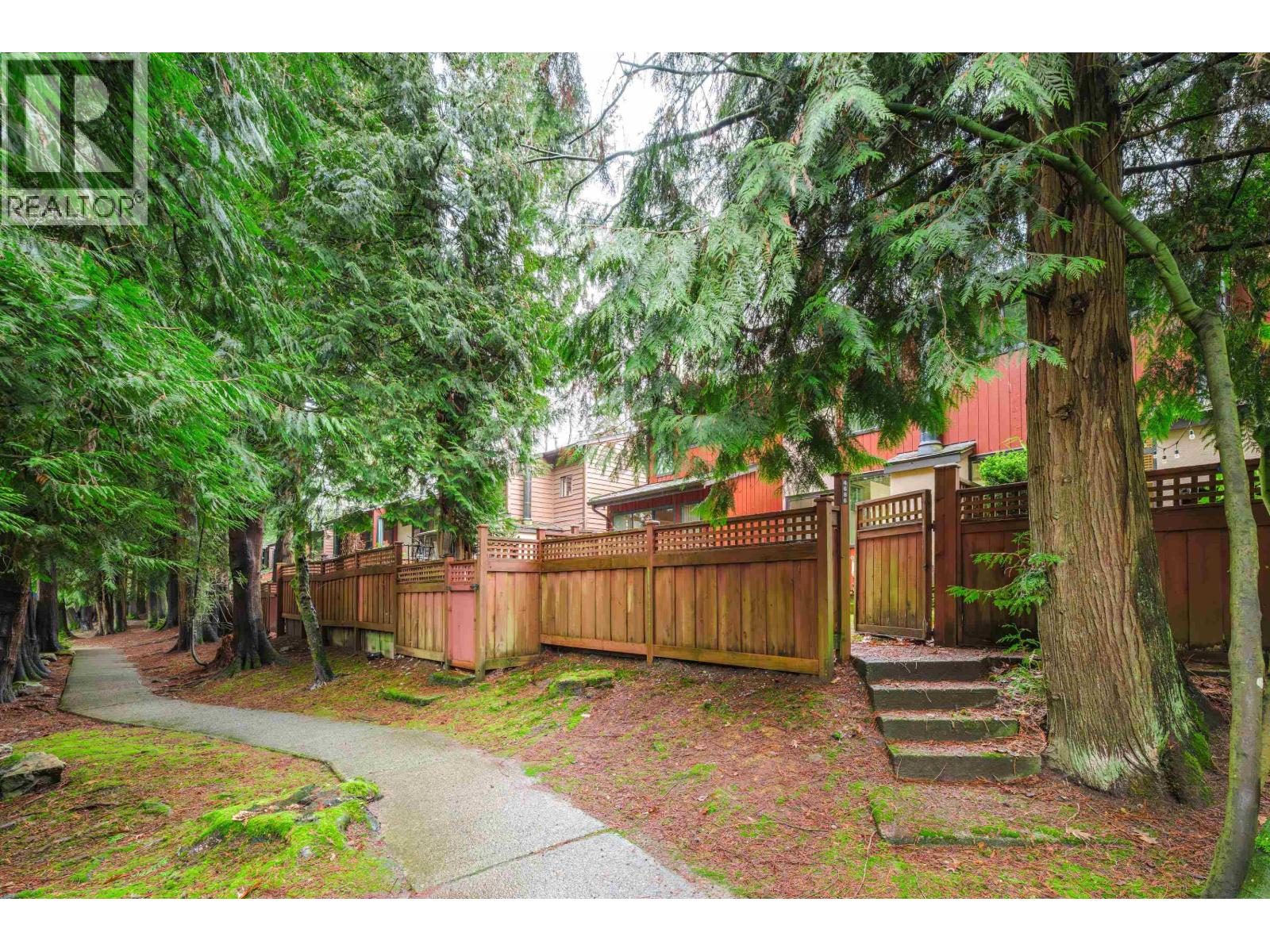 4686 Fernglen Place, Burnaby, British Columbia  V5G 3W1 - Photo 35 - R3079181